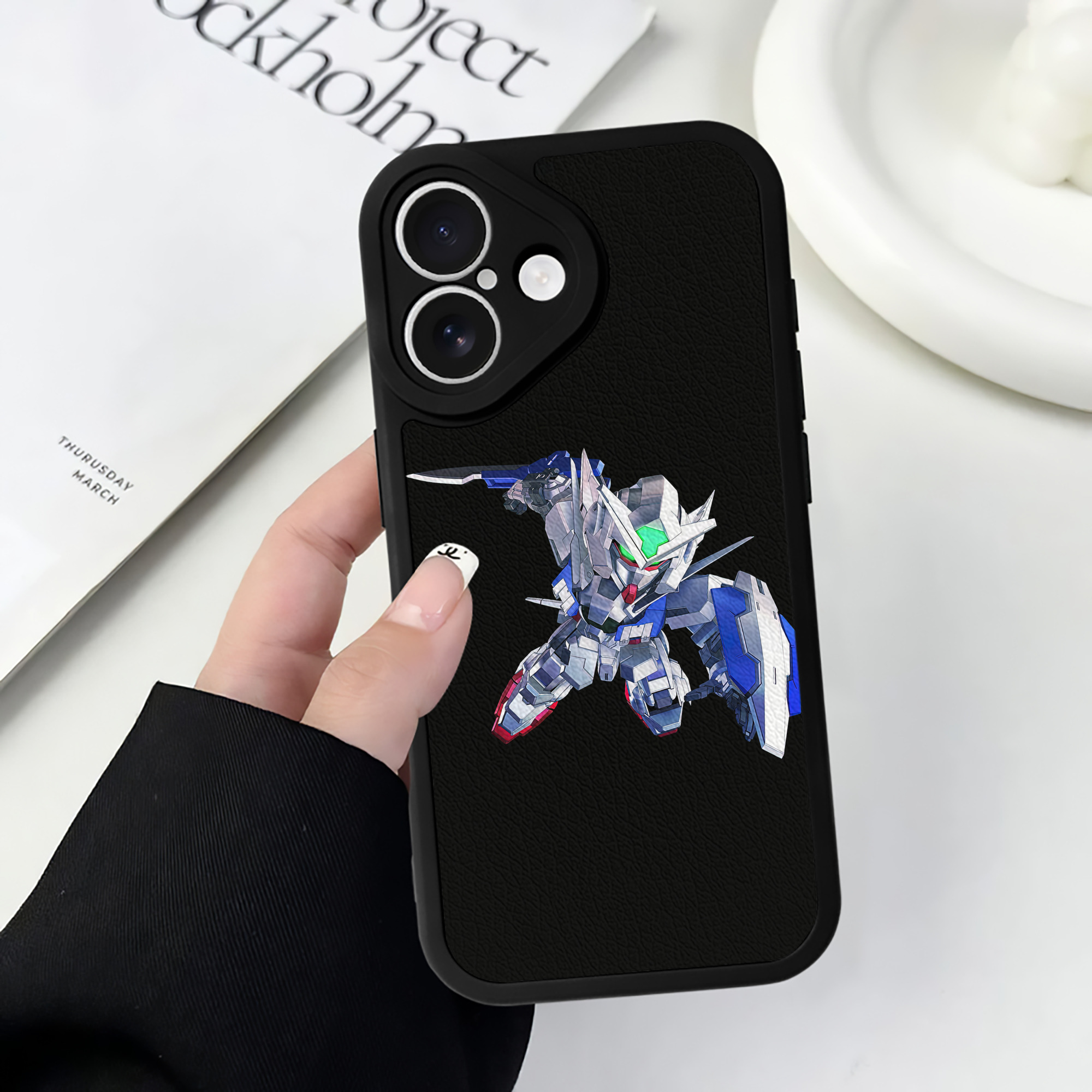 （画像用） 機動戦士ガンダム Mobile Suit Gundam 【iPhone 16シリーズ対応】シリコンスマホケース（レザー調） 材質：シリコン